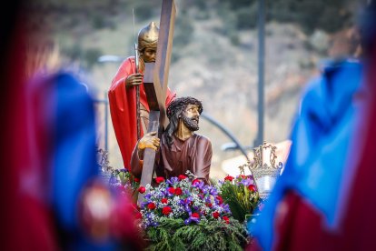 La Verónica y Jesús Caído en su emotiva salida desde San Pedro este Jueves Santo.