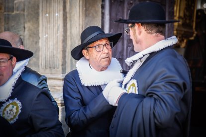 Los Felipecuartos de la Vera Cruz durante la procesión del Viernes Santo en Ágreda.