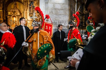 Los Felipecuartos de la Vera Cruz durante la procesión del Viernes Santo en Ágreda.