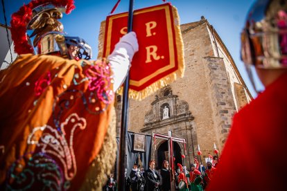 Los Felipecuartos de la Vera Cruz durante la procesión del Viernes Santo en Ágreda.