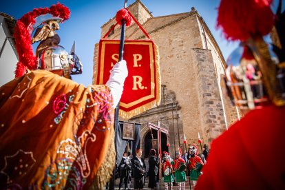 Los Felipecuartos de la Vera Cruz durante la procesión del Viernes Santo en Ágreda.
