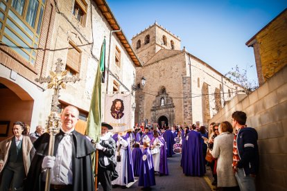 Los Felipecuartos de la Vera Cruz durante la procesión del Viernes Santo en Ágreda.