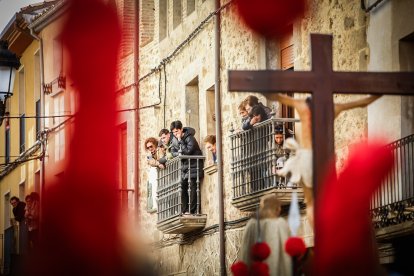 Los Felipecuartos de la Vera Cruz durante la procesión del Viernes Santo en Ágreda.