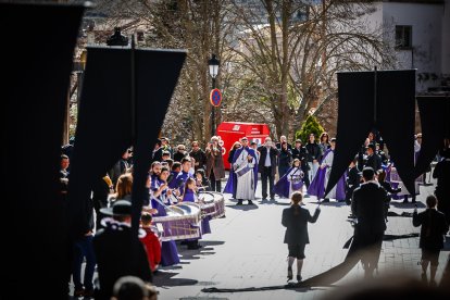 Los Felipecuartos de la Vera Cruz durante la procesión del Viernes Santo en Ágreda.