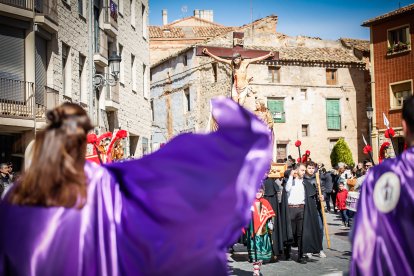 Los Felipecuartos de la Vera Cruz durante la procesión del Viernes Santo en Ágreda.