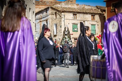 Los Felipecuartos de la Vera Cruz durante la procesión del Viernes Santo en Ágreda.