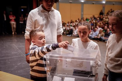 Una Audiencia abarrotada clama a los nuevos jurados de barrio.