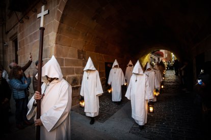 Momentos de la procesión por el Casco Viejo de Soria en su séptimo año.