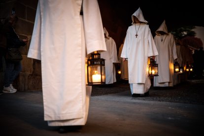 Momentos de la procesión por el Casco Viejo de Soria en su séptimo año.