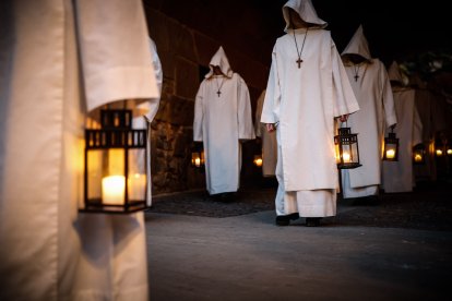 Momentos de la procesión por el Casco Viejo de Soria en su séptimo año.