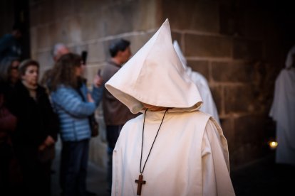 Momentos de la procesión por el Casco Viejo de Soria en su séptimo año.