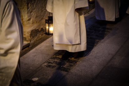 Momentos de la procesión por el Casco Viejo de Soria en su séptimo año.