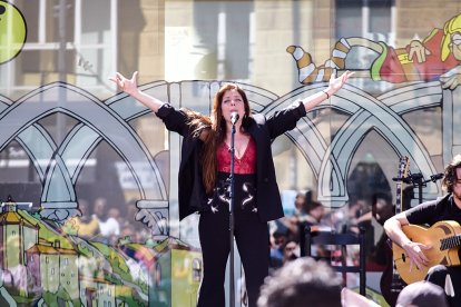 La artista ha sido la encargada de inaugurar el ciclo Transfusión Flamenca.