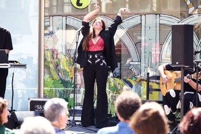 La artista ha sido la encargada de inaugurar el ciclo Transfusión Flamenca.