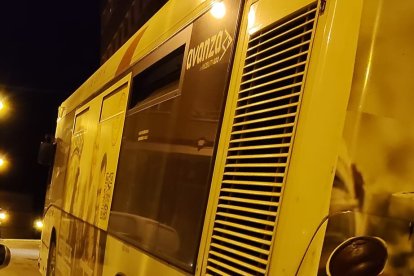 Otra imagen del vehículo parado.