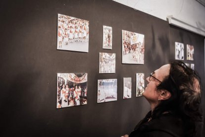 La semana cultural arranca con una muestra fotográfica de la historia de la peña