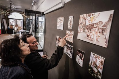 La semana cultural arranca con una muestra fotográfica de la historia de la peña