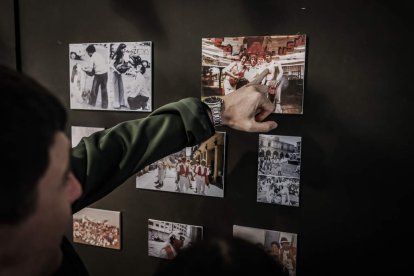 La semana cultural arranca con una muestra fotográfica de la historia de la peña