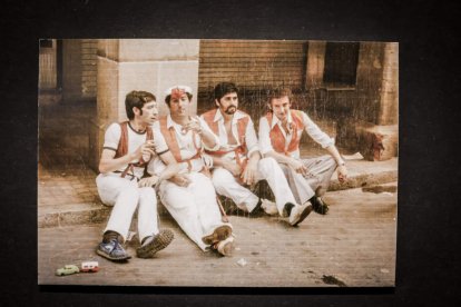 La semana cultural arranca con una muestra fotográfica de la historia de la peña