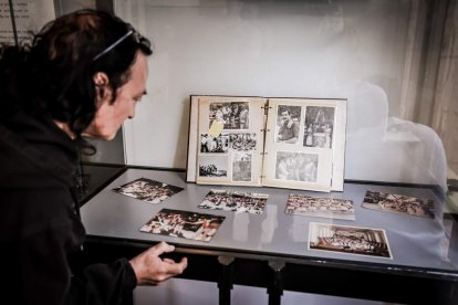 La semana cultural arranca con una muestra fotográfica de la historia de la peña