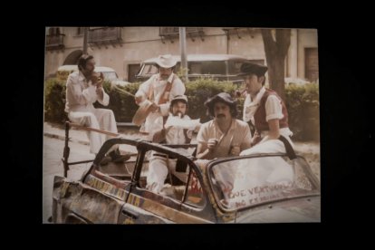 La semana cultural arranca con una muestra fotográfica de la historia de la peña