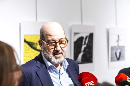 La muestre acoge viñetas de Andrés Rábago relacionadas con el agua