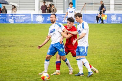 El equipo adnamantino se lleva el derbi provincial por 5-0