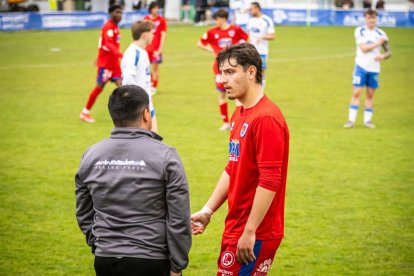El equipo adnamantino se lleva el derbi provincial por 5-0