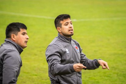 El equipo adnamantino se lleva el derbi provincial por 5-0