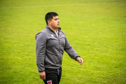 El equipo adnamantino se lleva el derbi provincial por 5-0