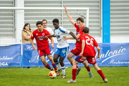 El equipo adnamantino se lleva el derbi provincial por 5-0