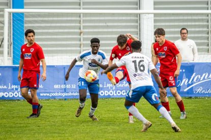 El equipo adnamantino se lleva el derbi provincial por 5-0