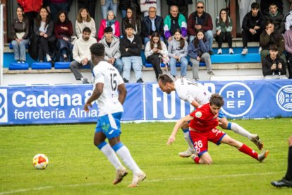 El equipo adnamantino se lleva el derbi provincial por 5-0