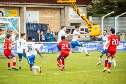 El equipo adnamantino se lleva el derbi provincial por 5-0