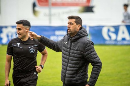 El equipo adnamantino se lleva el derbi provincial por 5-0