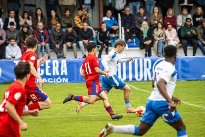 El equipo adnamantino se lleva el derbi provincial por 5-0