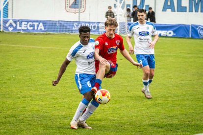 El equipo adnamantino se lleva el derbi provincial por 5-0