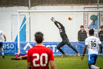 El equipo adnamantino se lleva el derbi provincial por 5-0