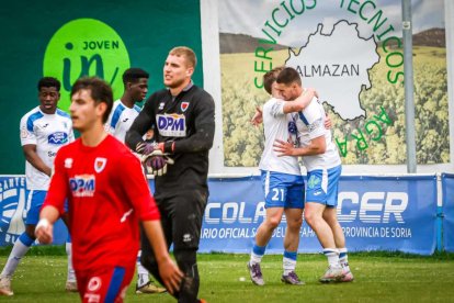 El equipo adnamantino se lleva el derbi provincial por 5-0