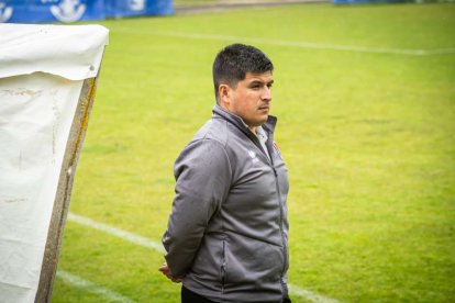 El equipo adnamantino se lleva el derbi provincial por 5-0