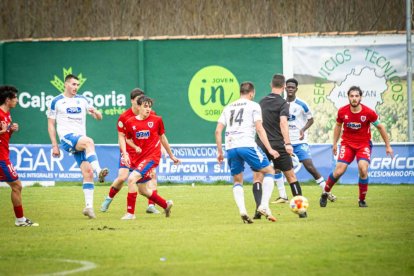 El equipo adnamantino se lleva el derbi provincial por 5-0