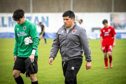 El equipo adnamantino se lleva el derbi provincial por 5-0