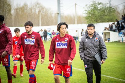 El equipo adnamantino se lleva el derbi provincial por 5-0