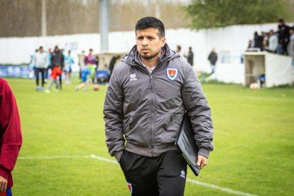 El equipo adnamantino se lleva el derbi provincial por 5-0