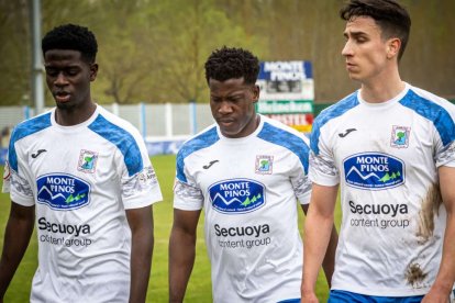 El equipo adnamantino se lleva el derbi provincial por 5-0