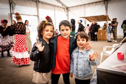 Puestos de venta al público y actividades durante toda la jornada