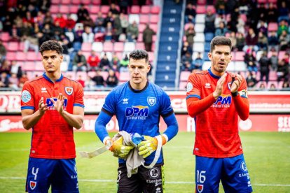 Victoria para mantenerse vivo en la pelea y que sirve de homenaje a la cantera y la afición