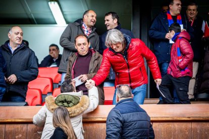 Victoria para mantenerse vivo en la pelea y que sirve de homenaje a la cantera y la afición