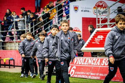 Victoria para mantenerse vivo en la pelea y que sirve de homenaje a la cantera y la afición