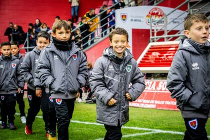 Victoria para mantenerse vivo en la pelea y que sirve de homenaje a la cantera y la afición
